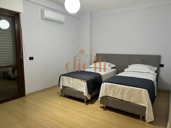 Tirane, jepet me qera apartament 2+1 Kati 3, 113 m² 900 € 