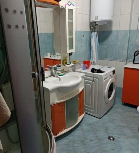 Tirane, jepet me qera 1+1+Ballkon Kati 5, 90 m² 500 € (Rruga Don Bosko)