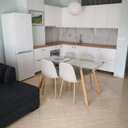 Tirane, jepet me qera apartament 1+1 Kati 6, 91 m² 550 € (shkolla baletit)