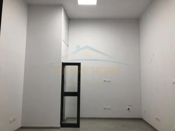 Qera, Dyqan, 4 Deshmoret, Tirane 500 €