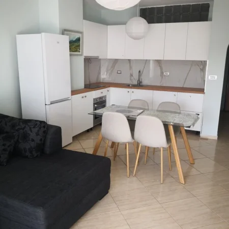 Tirane, jepet me qera apartament 1+1 Kati 6, 91 m² 550 € (shkolla baletit)
