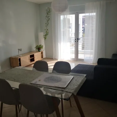 Tirane, jepet me qera apartament 1+1 Kati 6, 91 m² 550 € (shkolla baletit)