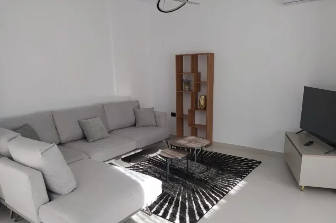 Tirane, jepet me qera apartament 2+1+Ballkon Kati 3, 120 m² 500 € (Astir)
