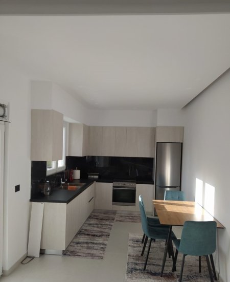 Tirane, jepet me qera apartament 2+1+Ballkon Kati 3, 120 m² 500 € (Astir)