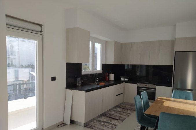 Tirane, jepet me qera apartament 2+1+Ballkon Kati 3, 120 m² 500 € (Astir)