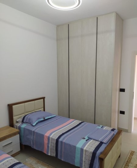 Tirane, jepet me qera apartament 2+1+Ballkon Kati 3, 120 m² 500 € (Astir)