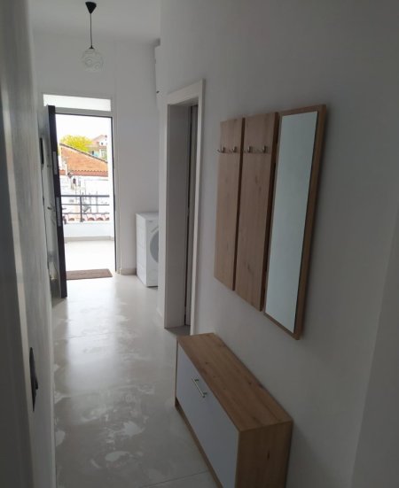 Tirane, jepet me qera apartament 2+1+Ballkon Kati 3, 120 m² 500 € (Astir)