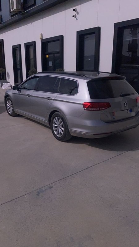 Tirane, shitet makine Volksvagen Passat Bluemotion Nafte, gri e erret manuale Klima 192.000 km 9.500 €