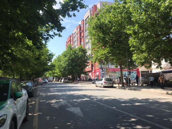 Tirane, jepet me qera shtepi 2+1+Ballkon , 98 m² 390 € (ne rrugen Ramazan Bogani Tirane)