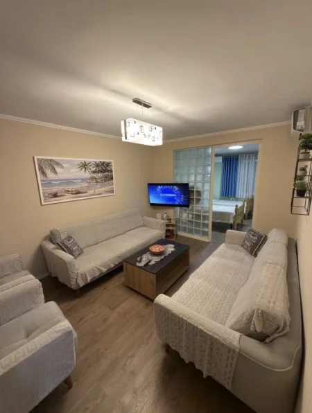 Tirane, jepet me qera apartament 2+1 Kati 2, 80 m² 850 € 