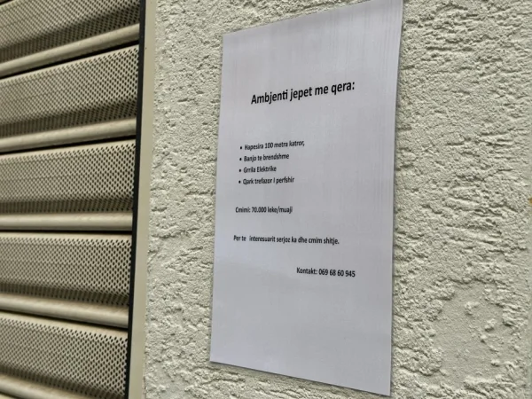 Tirane, shitet/jepet me qera ambjent biznesi Kati 0, 100 m² 200.000 € (Rruga Peti - Kompleksi Ferrari)