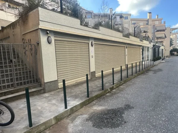 Tirane, shitet/jepet me qera ambjent biznesi Kati 0, 100 m² 200.000 € (Rruga Peti - Kompleksi Ferrari)