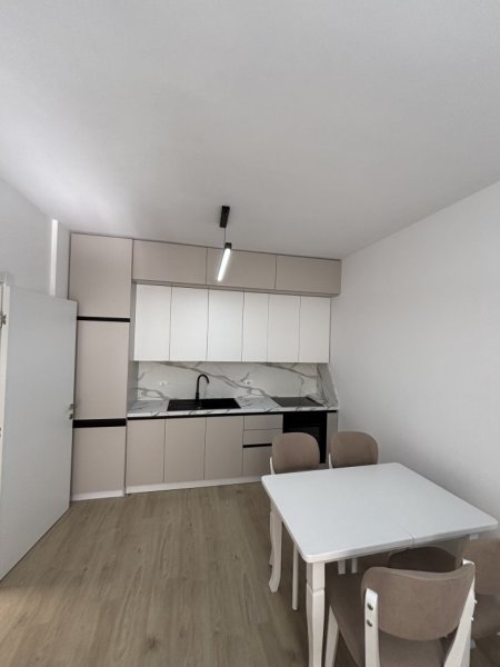 Tirane, jepet me qera apartament 2+1+Ballkon Kati 2, 100 m² 1.200 € (Komuna parisit)