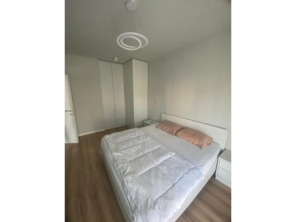 Tirane, jepet me qera apartament 2+1 Kati 1, 95 m² 750 € 