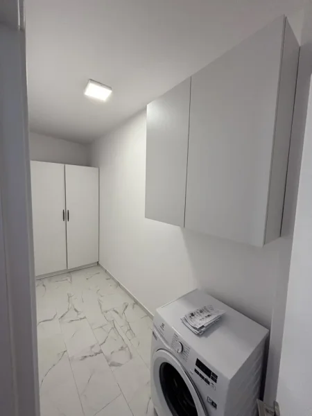 Tirane, jepet me qera apartament 2+1+Ballkon Kati 2, 100 m² 1.200 € (Komuna parisit)