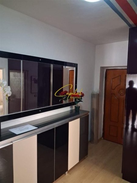 Tirane, jepet me qera apartament 1+1 Kati 1, 60 m² 420 € (ISH BLLOKU)