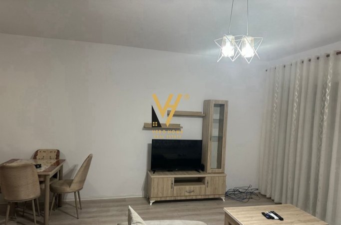 Tirane, jepet me qera apartament 1+1+Ballkon Kati 2, 70 m² 600 € (RRUGA HAXHI HYSEN DALLIU)