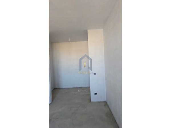 Durres, shes apartament 1+1+Ballkon Kati 5, 88 m² 162.800 € (Golem)