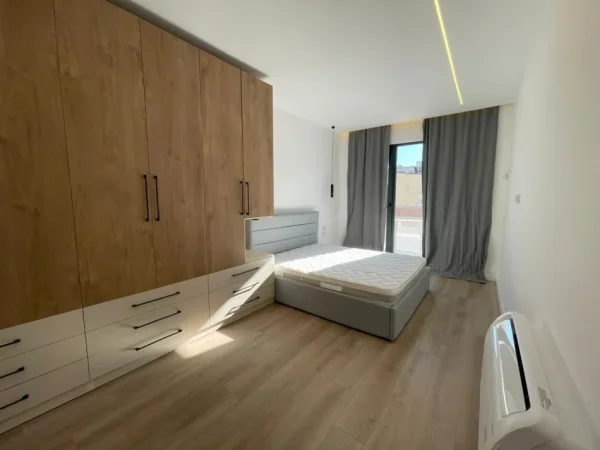 Tirane, jepet me qera apartament 2+1 Kati 5, 110 m² 1.100 € (Liqeni i Thate.)