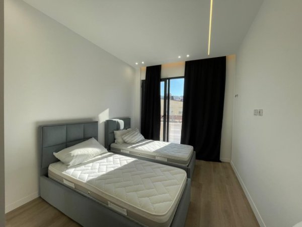 Tirane, jepet me qera apartament 2+1 Kati 5, 110 m² 1.100 € (Liqeni i Thate.)