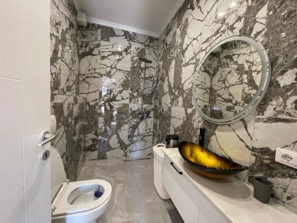 Tirane, jepet me qera apartament 2+1 Kati 5, 110 m² 1.100 € (Liqeni i Thate.)