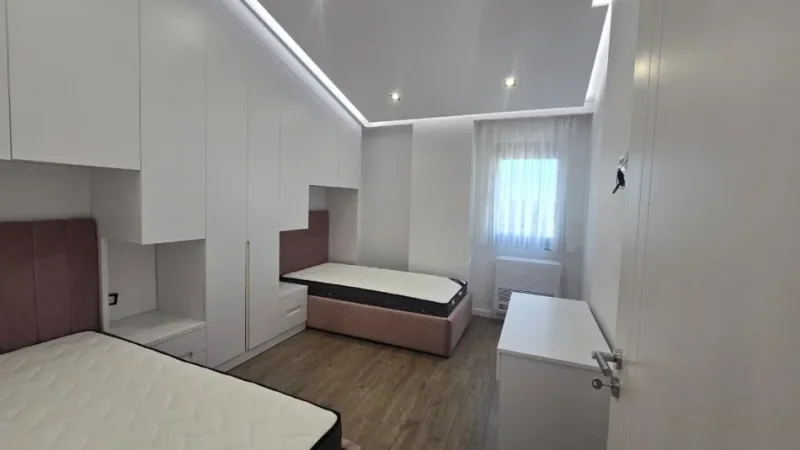 Tirane, jepet me qera apartament 2+1 Kati 7, 120 m² 500 € (rruga thesarit)