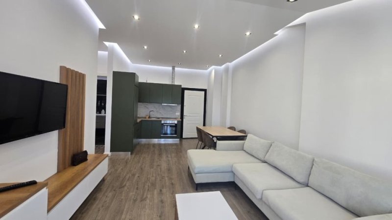 Tirane, jepet me qera apartament 2+1 Kati 7, 120 m² 550 € (rruga thesarit)