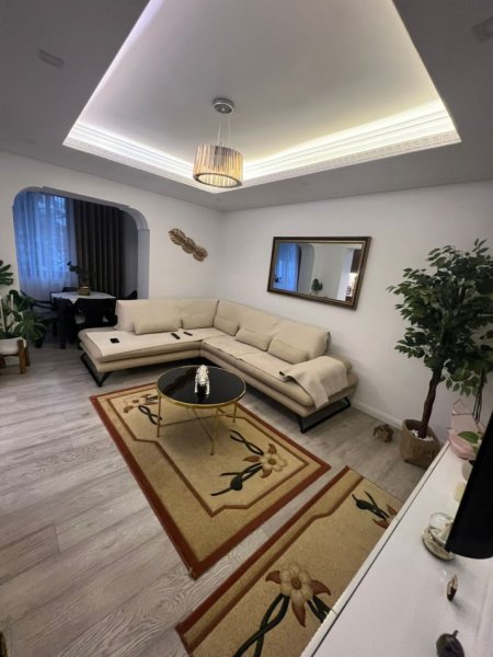 Tirane, jepet me qera apartament 2+1 Kati 2, 72 m² 500 € (porcelan)