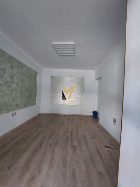 Tirane, jepet me qera dyqan Kati 0, 13 m² 350 € (RRUGA PJETER BUDI)