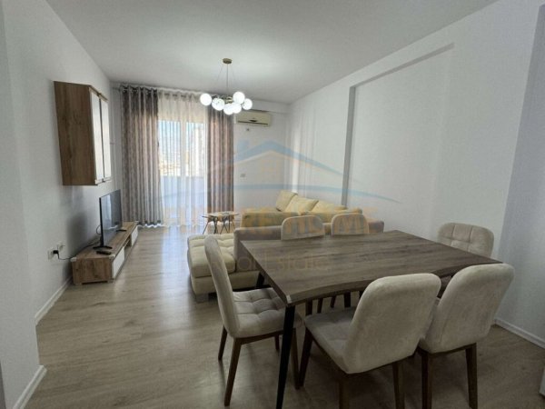 Tirane, jepet me qera apartament 2+1 Kati 5, 110 m² 550 € (Rruga Teodor Keko Unaza e Re)