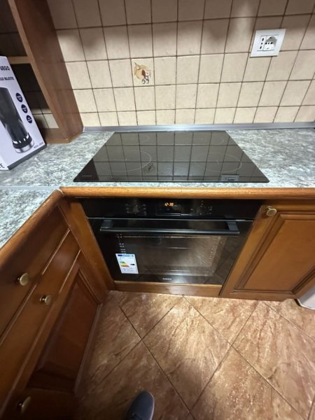 Tirane, jepet me qera apartament 2+1+Ballkon Kati 2, 81 m² 650 € 