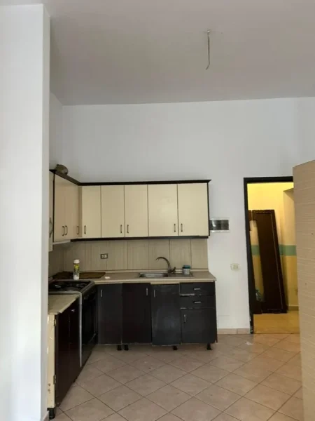 Tirane, shitet apartament 2+1+Aneks+Ballkon Kati 2, 133 m² 168.000 € (yzberisht)