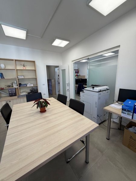 ZYRE ME QERA 1+1 KOMUNA E PARISIT 700 EURO