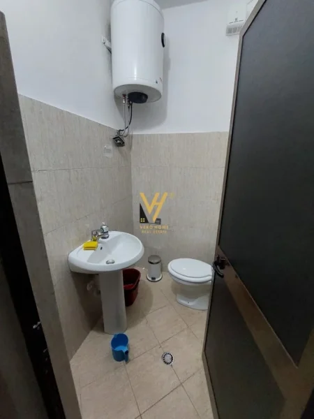 Tirane, jepet me qera dyqan Kati 0, 60 m² 400 € (RRUGA PJETER BUDI)