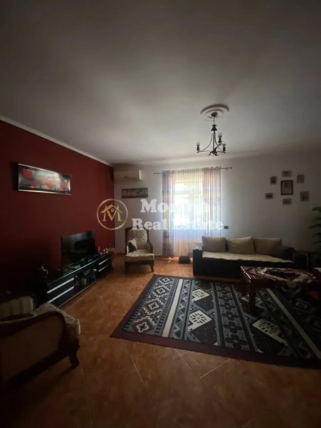 Tirane, jepet me qera shtepi 2+1 Kati 2, 100 m² 38.000 leke (Bulevardi i RI)