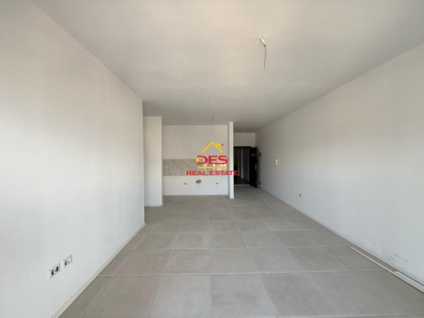 Vlore, shitet 2+1+Ballkon Kati 8, 100 m² 140.000 € (Rruga Zenel Murra)