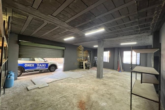 Tirane, jepet me qera magazine Kati 0, 120 m² 750 € (Prane gjykates Administrative)
