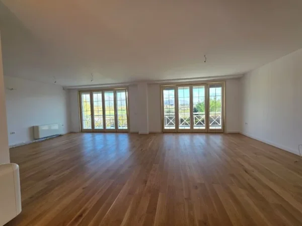 Tirane, shitet Vile 3 Katshe Kati 0, 444 m² (Lunder)