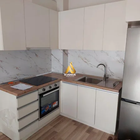 Tirane, jepet me qera apartament 1+1+Ballkon Kati 4, 66 m² 480 € (bulevardi migjeni)