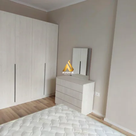 Tirane, jepet me qera apartament 1+1+Ballkon Kati 4, 66 m² 480 € (bulevardi migjeni)