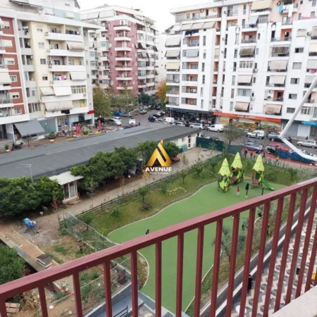 Tirane, jepet me qera apartament 1+1+Ballkon Kati 4, 66 m² 480 € (bulevardi migjeni)