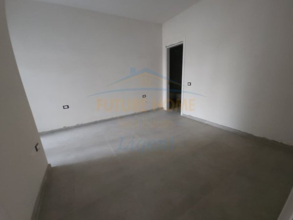 Tirane, shitet apartament 2+1 Kati 2, 94 m² 247.000 € (Liqeni i Thate)