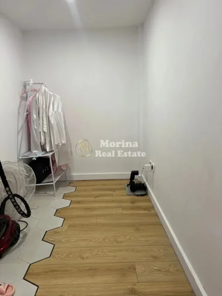 Tirane, shitet ambjent biznesi Kati 1, 60 m² (Kompleksi Delijorgji)