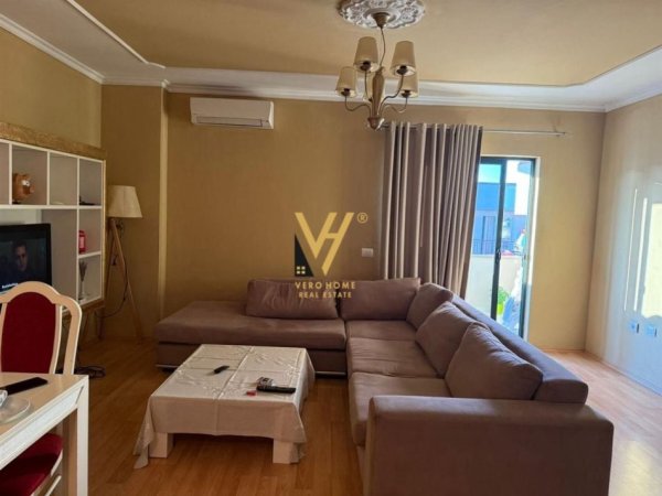 Tirane, jepet me qera apartament 1+1+Ballkon Kati 3, 74 m² 450 € (RRUGA BESIM ALLA)