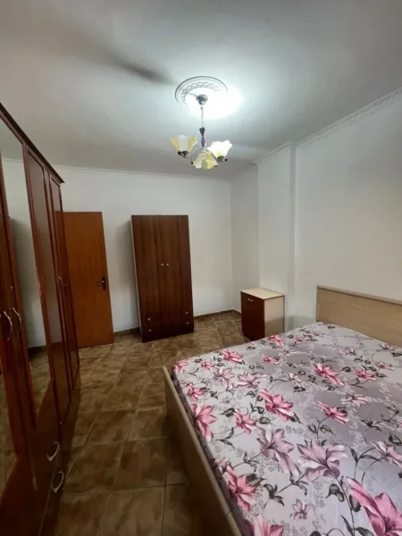 Tirane, shitet apartament 1+1 Kati 3, 53 m² 75.000 € (Fresku)