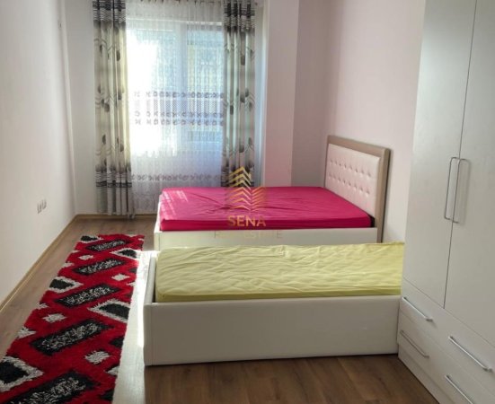 Tirane, jepet me qera apartament 3+1+Ballkon Kati 2, 140 m² 850 € (Rruga Aleksander Moisiu)