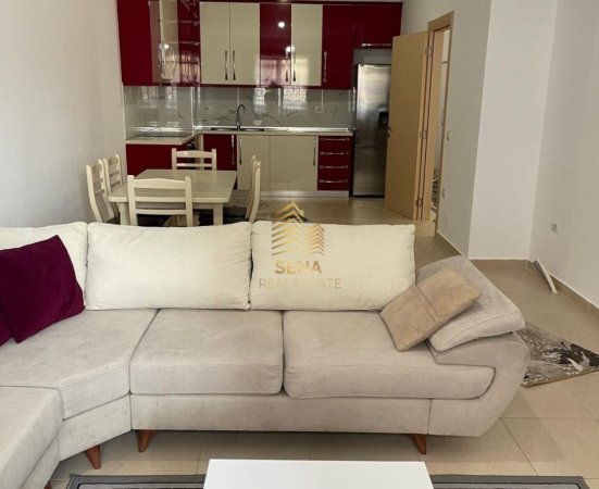 Tirane, jepet me qera apartament 3+1+Ballkon Kati 2, 140 m² 850 € (Rruga Aleksander Moisiu)
