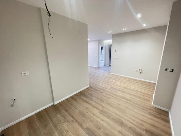 Tirane, shitet apartament 2+1 Kati 3, 86 m² 215.000 € 