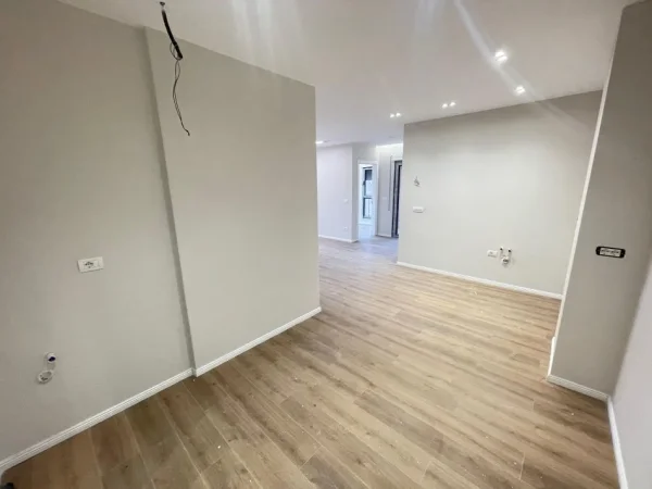 Tirane, shitet apartament 2+1 Kati 3, 86 m² 215.000 € 