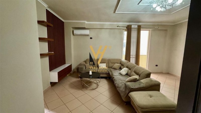 Tirane, jepet me qera apartament 2+1+Ballkon Kati 2, 85 m² 700 € (KODRA E DIELLIT)